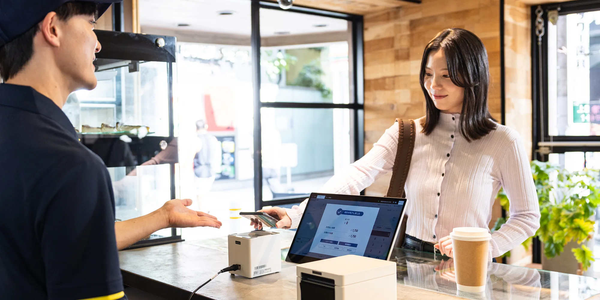 店舗DX事業：U-NEXT HOLDINGSのDX商材を中心に、店舗DXをサポート致します